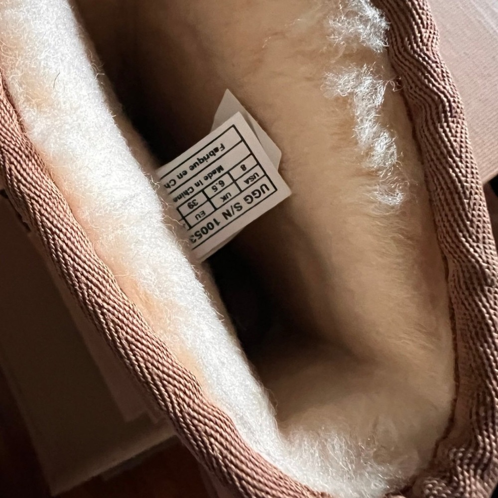 UGG Women's Adelaide Short Boots Size 8 - Picture 7 of 9